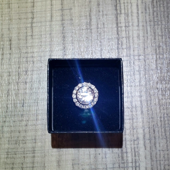 Round crystal paved ring - Picture 12 of 13